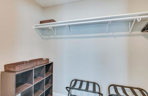 Riverfront Champlin Townhome with Deck and Water View! - Foto 27