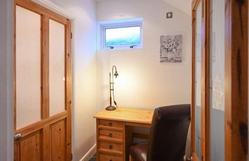 Premium Family Home with PS5 Console and Private Garden - Foto 6