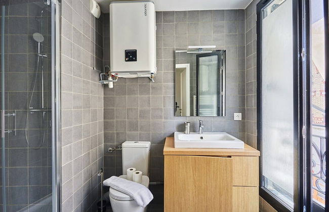 Modern Apartment Boulogne Facing "les Passages" - Photo 8