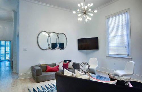 Best Location! 4 BR! Next to French QT by YouRent - Foto 5