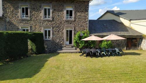 Gite au sein du Parc des Volcans d'Auvergne, tous commerces à pied - Foto 1