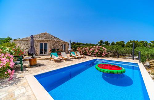 Island Getaway - Heritage House - Photo 23