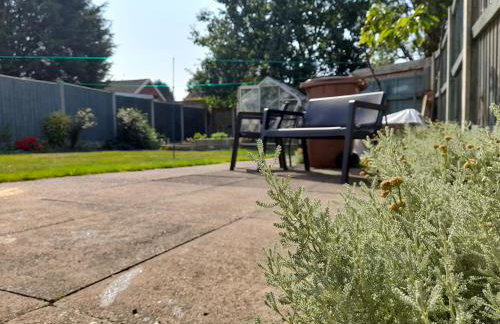 Cosy and Private with 55"TV and Dedicated Toilet Shower Space - Foto 59