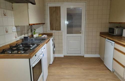 Modern 4 bedroom house in Heathrow, London - Foto 26