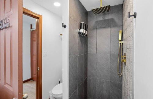 Renovated 5BR 2BA AC Quiet Retreat Home - Foto 46