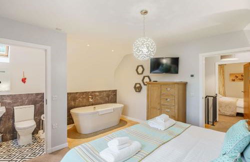 Lord Galloway 35 with Hot Tub - Photo 25