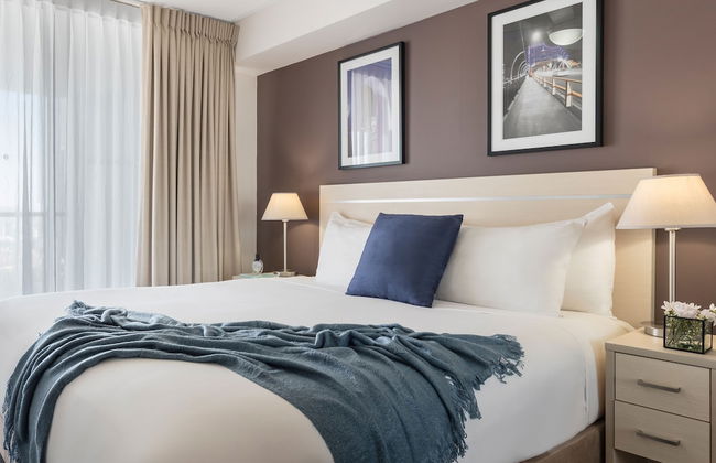 Oaks Brisbane River City Suites - Photo 3