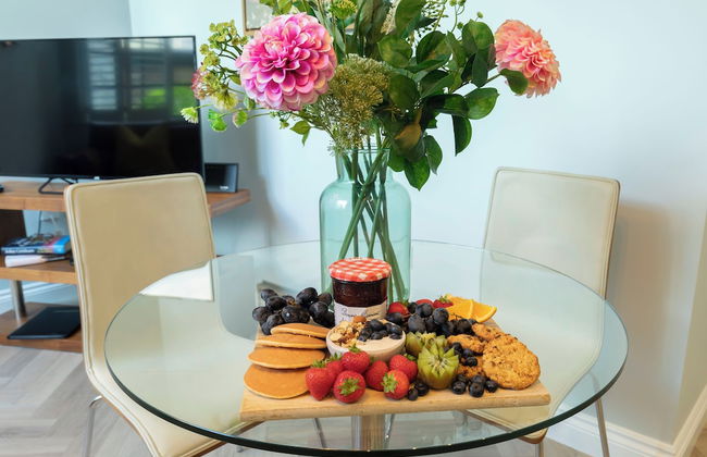 Elliot Oliver - Stylish 2 Bedroom Town Centre Apartment - Photo 13