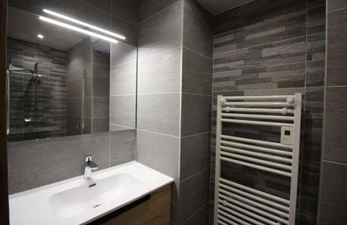 ODYSSEE B203 Vaste appartement en vieux bois sur les pistes, vue panoramique - Foto 5