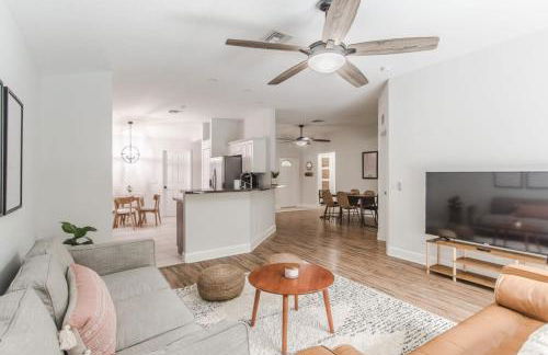 House w pool near McKee Gardens - Foto 8