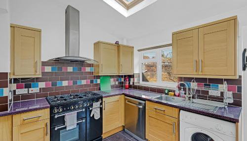 Elegant 5 Bedroom and 3 Bathroom Home in St Annes - Foto 5
