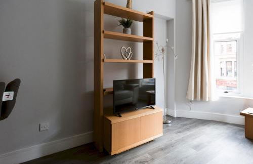 Superb 1Bed Flat in Fabulous West End - Pass the Keys - Foto 13