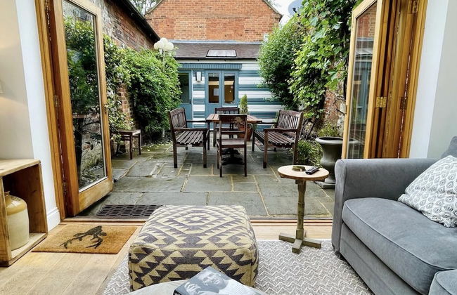 Dolls House - Luxury Townhouse - From 400 Per Night - Photo 1