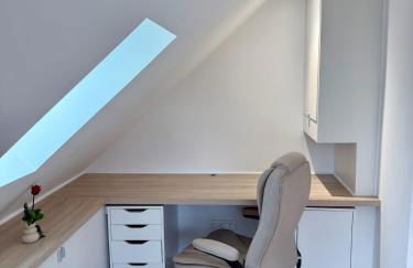 Modern Cocoon Under Roof Parking Close to Tram - Foto 11