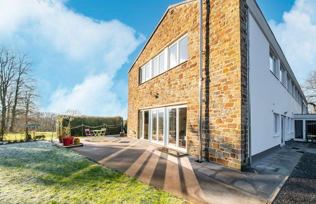 Stylish Retreat With Sauna - Photo 1