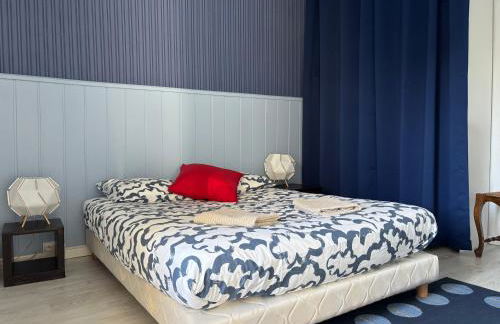 Rivage Maison spacieuse 10 p 5 chambres 2 sdb 2 WC tout confort avec jardin, belle terrasse aménagée, parking privatif, à 2 kms d'une petite plage, 3kms d'Omaha Beach et Port en Bessin - Foto 18