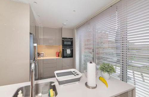 Modern Smart Home with Garden close to Richmond - Pass the Keys - Foto 14