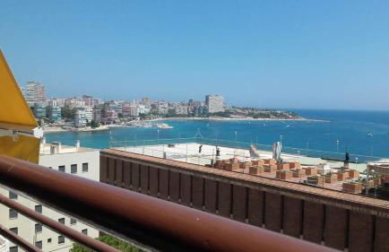 A 50 metros del mar y en 2 paradas de bus estas en el centro de Alicante - Foto 14