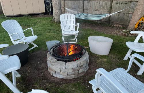 A Cozy Cape house steps to Restaurants & Beaches ~1.4 miles down scenic roads - Foto 28