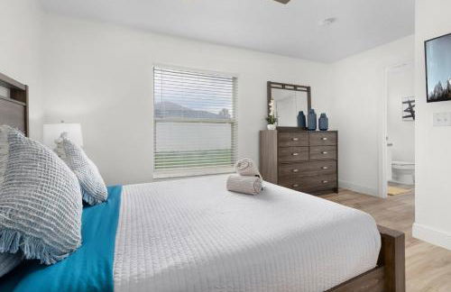 #370-Stunning 4 bed villa with south facing pool and spa with no rear neighbors - Foto 63