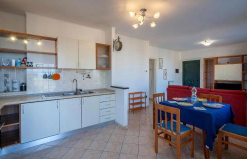 Lovely Apartment In San Costanzo - Foto 3