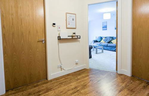 Parkgate 2 bed, private parking, Rosyth M90 - Photo 2