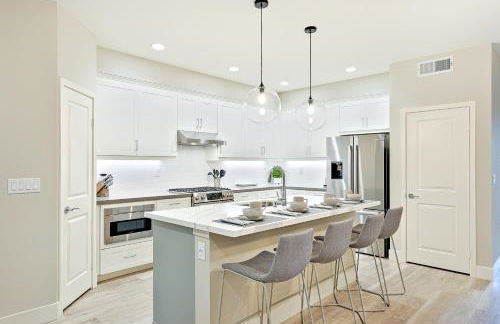 Modern 4BR - Private Balcony - Garage Parking - Foto 16