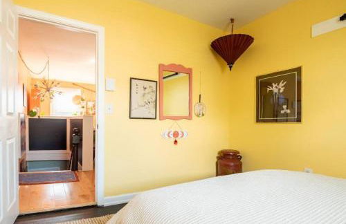 Postmodern Penthouse 1 Min Walk Dining and Shops - Photo 8