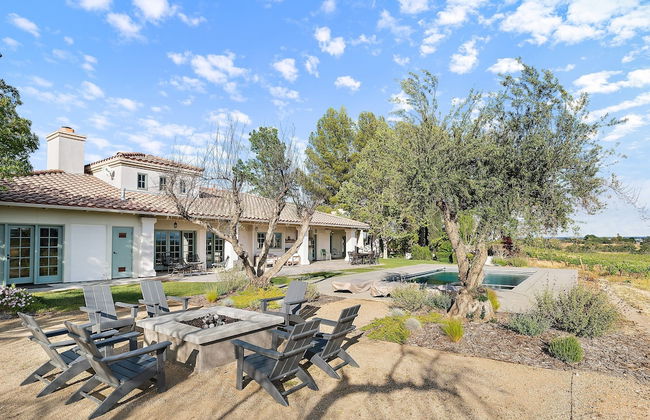 Wellsona Vineyard Retreat Pool Hot Tub Views Main Home Guest Home - Photo 39