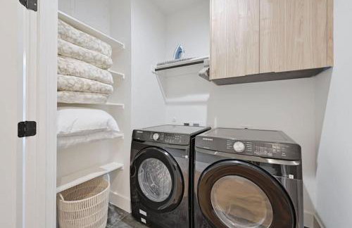 East Austin 5BR w Private Pool Rooftop & Views - Foto 35