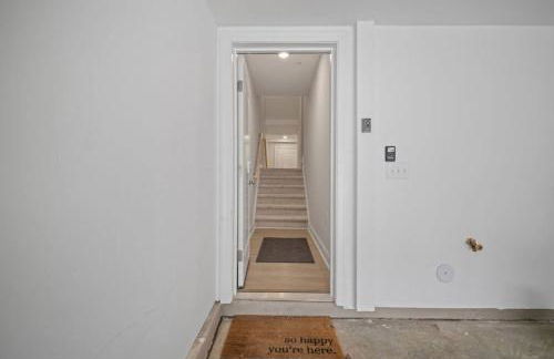 NEW Luxury Condo, Rooftop Terrace, EV Charger! - Foto 62