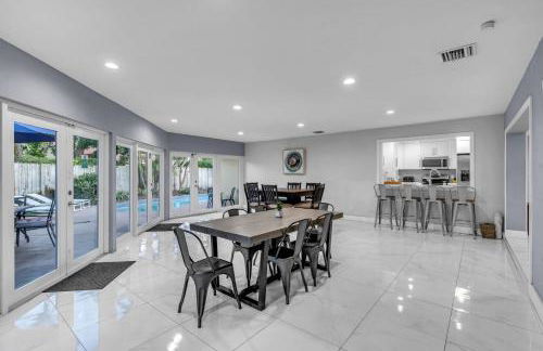 Stunning 4 Bedrooms House with Pool 6 minutes to the Ocean - Foto 49