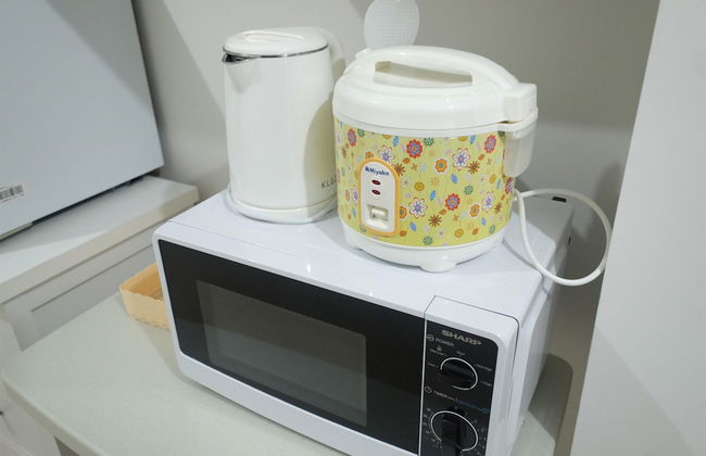 Minimalist And Cozy Studio (No Kitchen) Transpark Cibubur Apartment - Photo 14