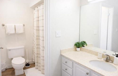 King Bed * Extensive Cleaning Protocol *Downtown - Foto 15