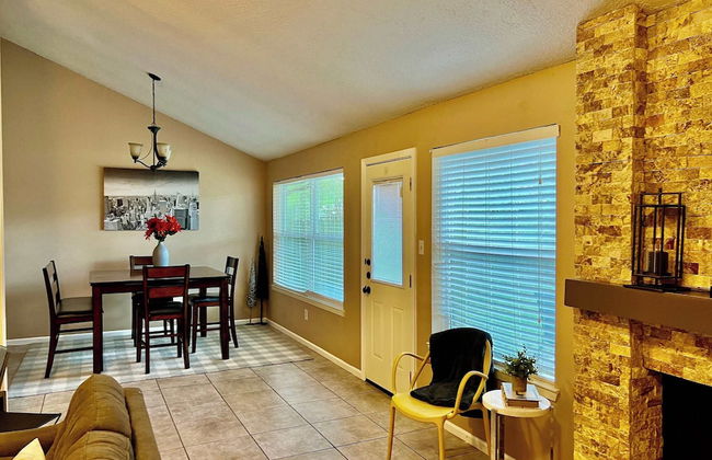 Katy Hideaway Charming 3 Bdr! - Foto 3