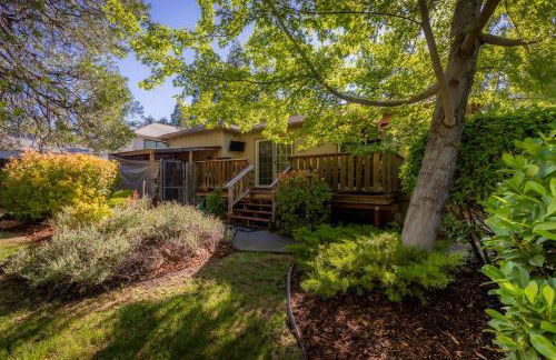 Chic, and Cozy, Centrally Located getaway - Foto 34