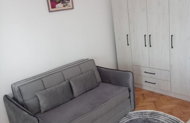 Charming Studio Apartment in Novi Pazar With City & Mountain Views - Foto 5