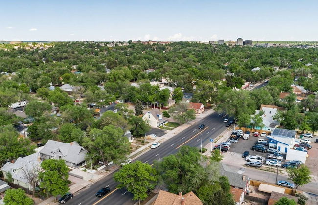 Whimsical Flat Color Unique & Chic Boutique - Foto 32