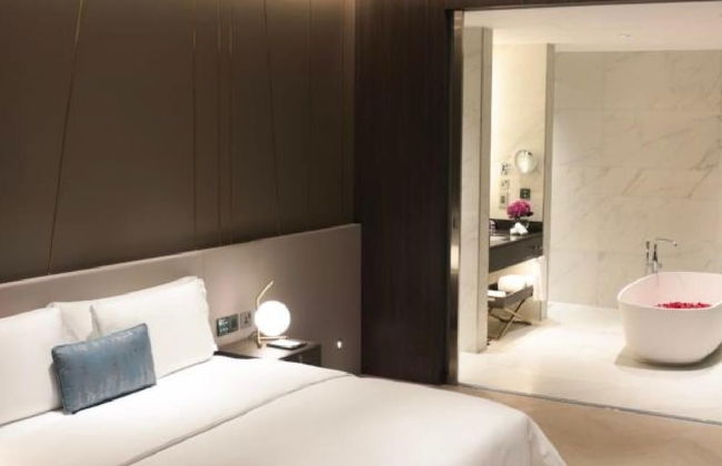 Views Hotel & Residences - Foto 18