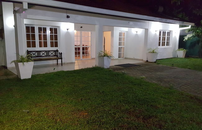 Tripper's Private Villa - Photo 13