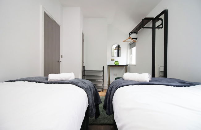 North Road New Luxe Flats with Parking - Foto 16