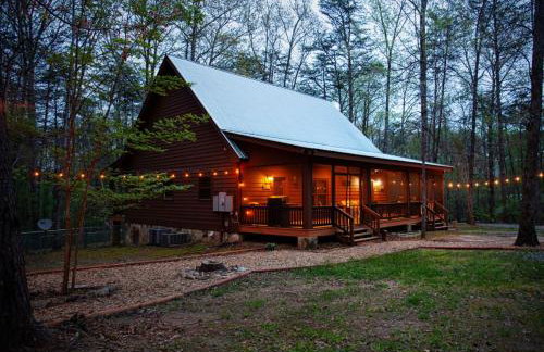 Secluded Cabin - Games, Fire Pit, Hot Tub, Pet OK - Foto 48