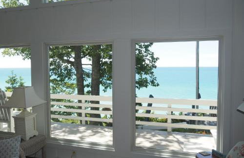 Sunset Serenity - INCREDIBLE HOME ON LAKE BLUFF! - Photo 24