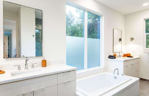 Austin Eastside 4BR Getaway with Patio & Mini Golf - Foto 16