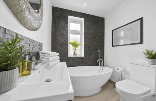 Clarence House-Windsor-Parking-5 bed - Photo 23