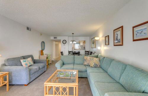 Central Cocoa Beach Condo with View, Steps to Beach! - Foto 6