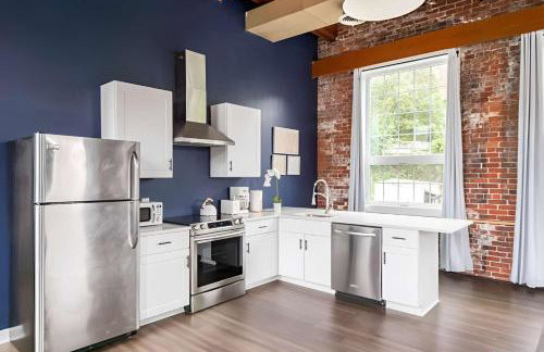 Jennifer's Historic Riverfront Loft City Views - Foto 2