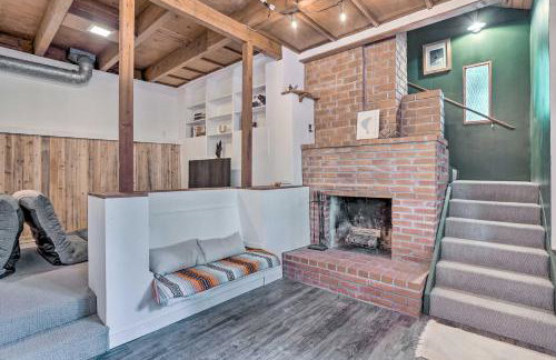 Modern and Unique Cabin with Deck by Lake Gregory! - Foto 15