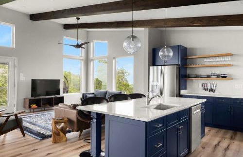 Modern Escape w Mountain Views Fire Pit & Swing - Foto 15