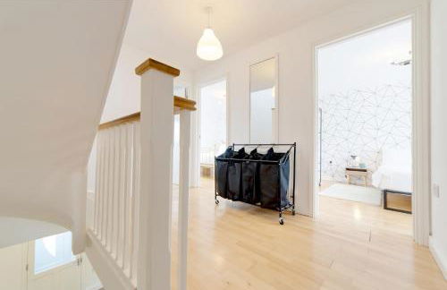 Pass the Keys 49 Byron Square Modern and Spacious 3 Bed Home with Free Parking - Foto 23